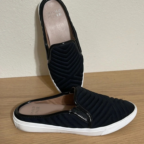 Donald J Pliner Women's Pauly-d Quilted Slippers size 6.5 - Picture 1 of 16